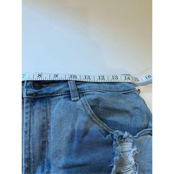 Almost Famous deconstructed Jean Shorts - Picture 5 of 10